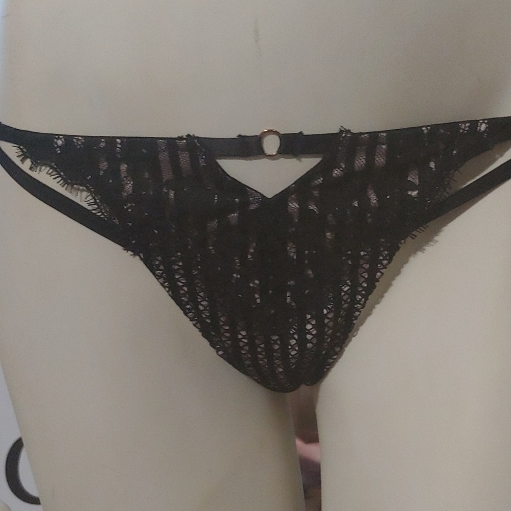 Victoria’s Secret Very Sexy Push-up Bra & Panty Set VS Fishnet & Lace Stripes 🆕 - Picture 7 of 16